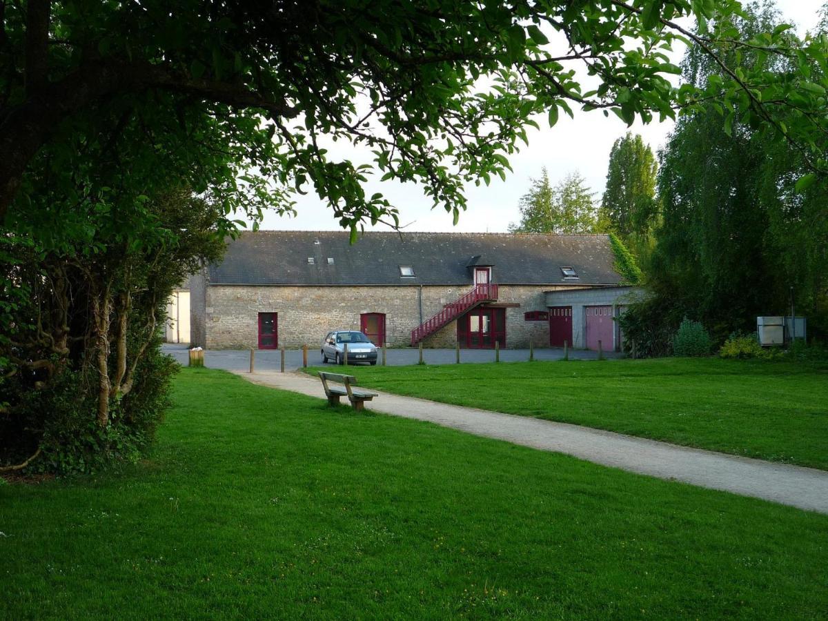 Auberge De Jeunesse Hi Pontivy Exteriör bild