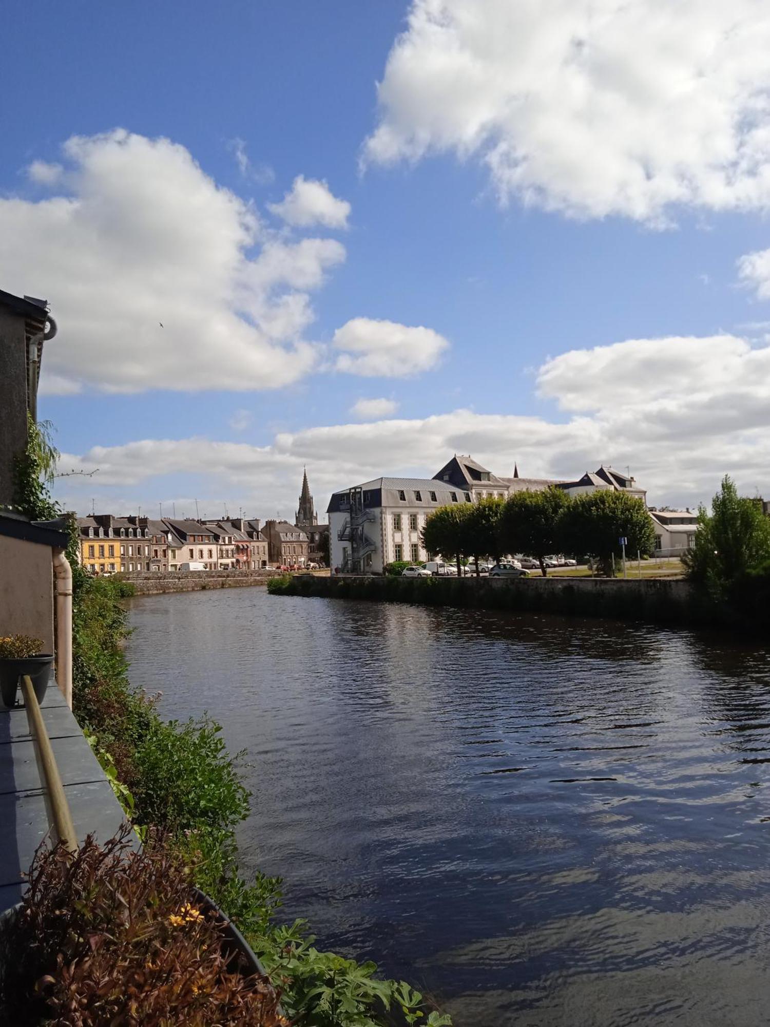 Auberge De Jeunesse Hi Pontivy Exteriör bild